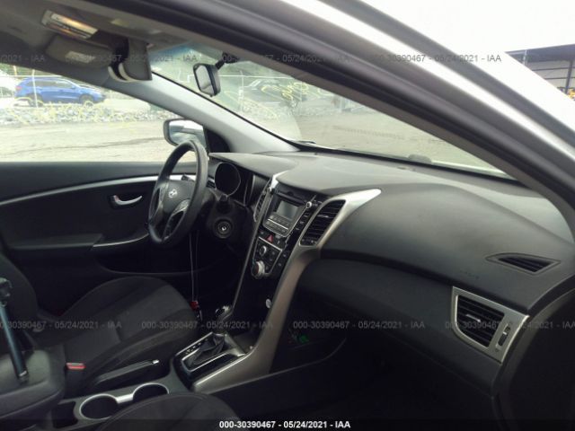 Photo 4 VIN: KMHD35LH1HU358599 - HYUNDAI ELANTRA GT 