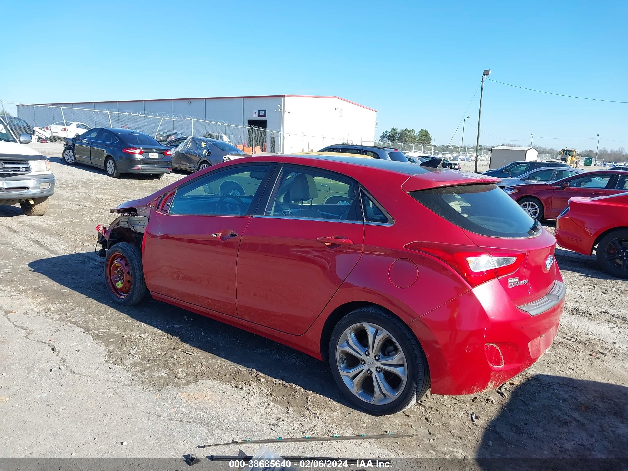 Photo 2 VIN: KMHD35LH2EU224700 - HYUNDAI ELANTRA 