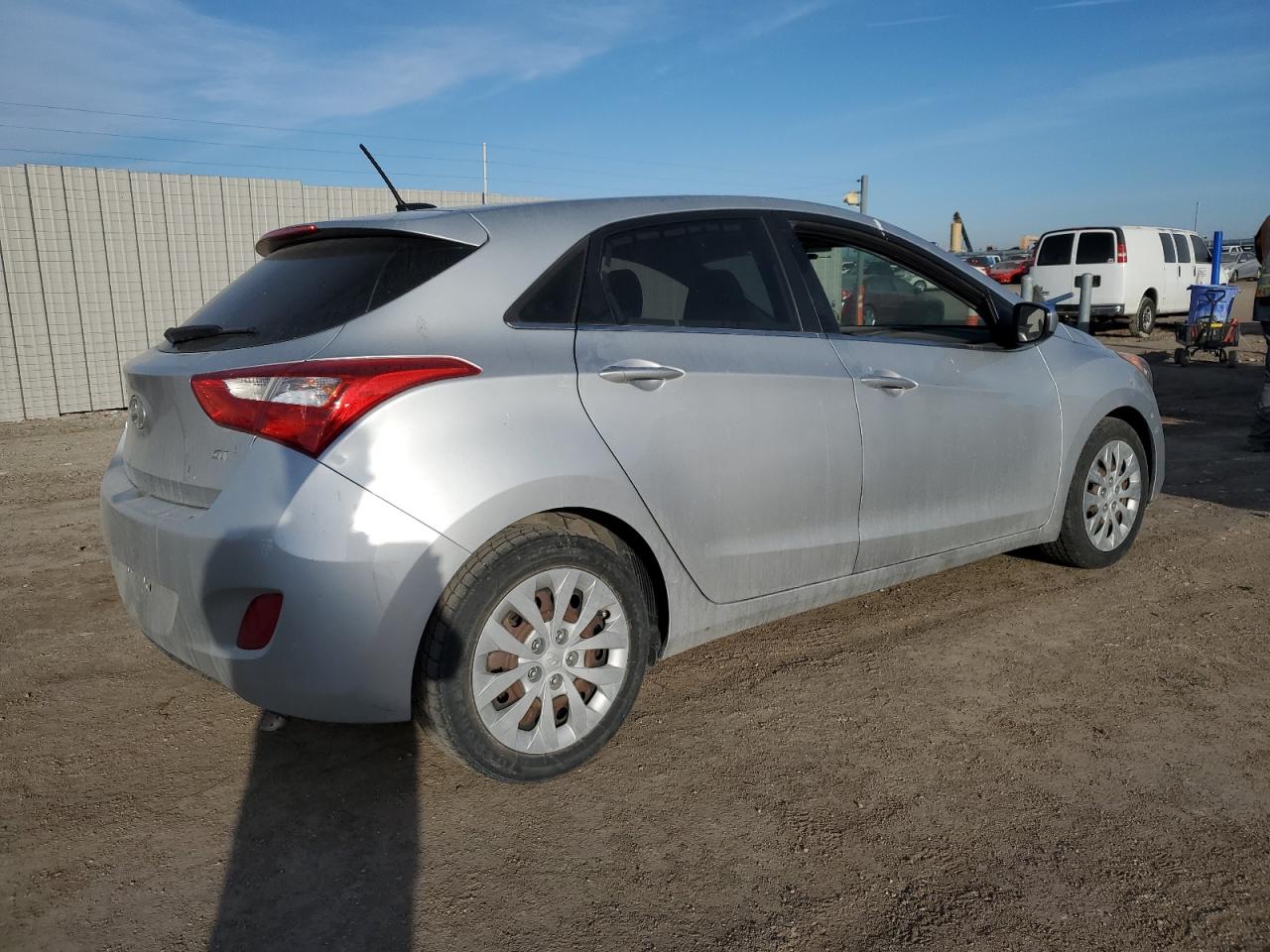 Photo 2 VIN: KMHD35LH2GU263094 - HYUNDAI ELANTRA 