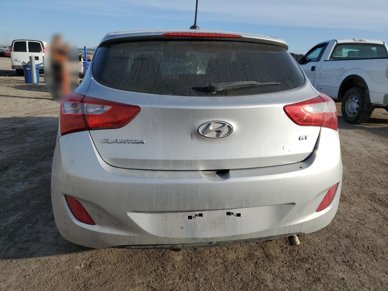 Photo 5 VIN: KMHD35LH2GU263094 - HYUNDAI ELANTRA 