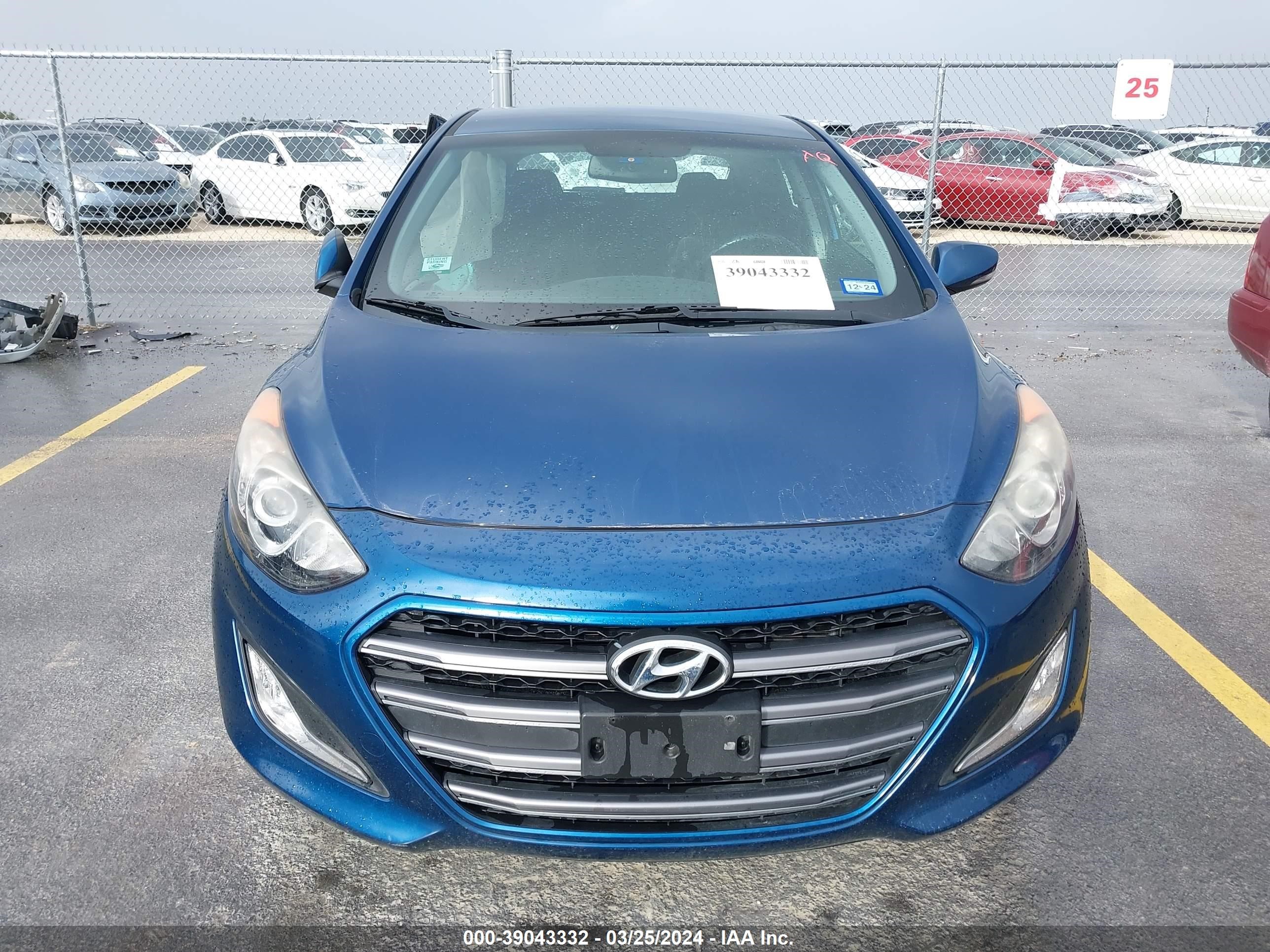 Photo 11 VIN: KMHD35LH2GU307725 - HYUNDAI ELANTRA 