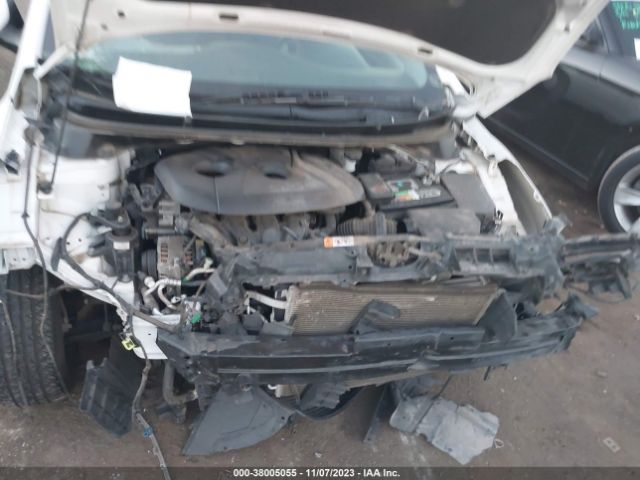 Photo 9 VIN: KMHD35LH2HU378165 - HYUNDAI ELANTRA GT 