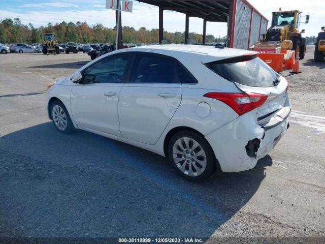 Photo 2 VIN: KMHD35LH3GU341057 - HYUNDAI ELANTRA 