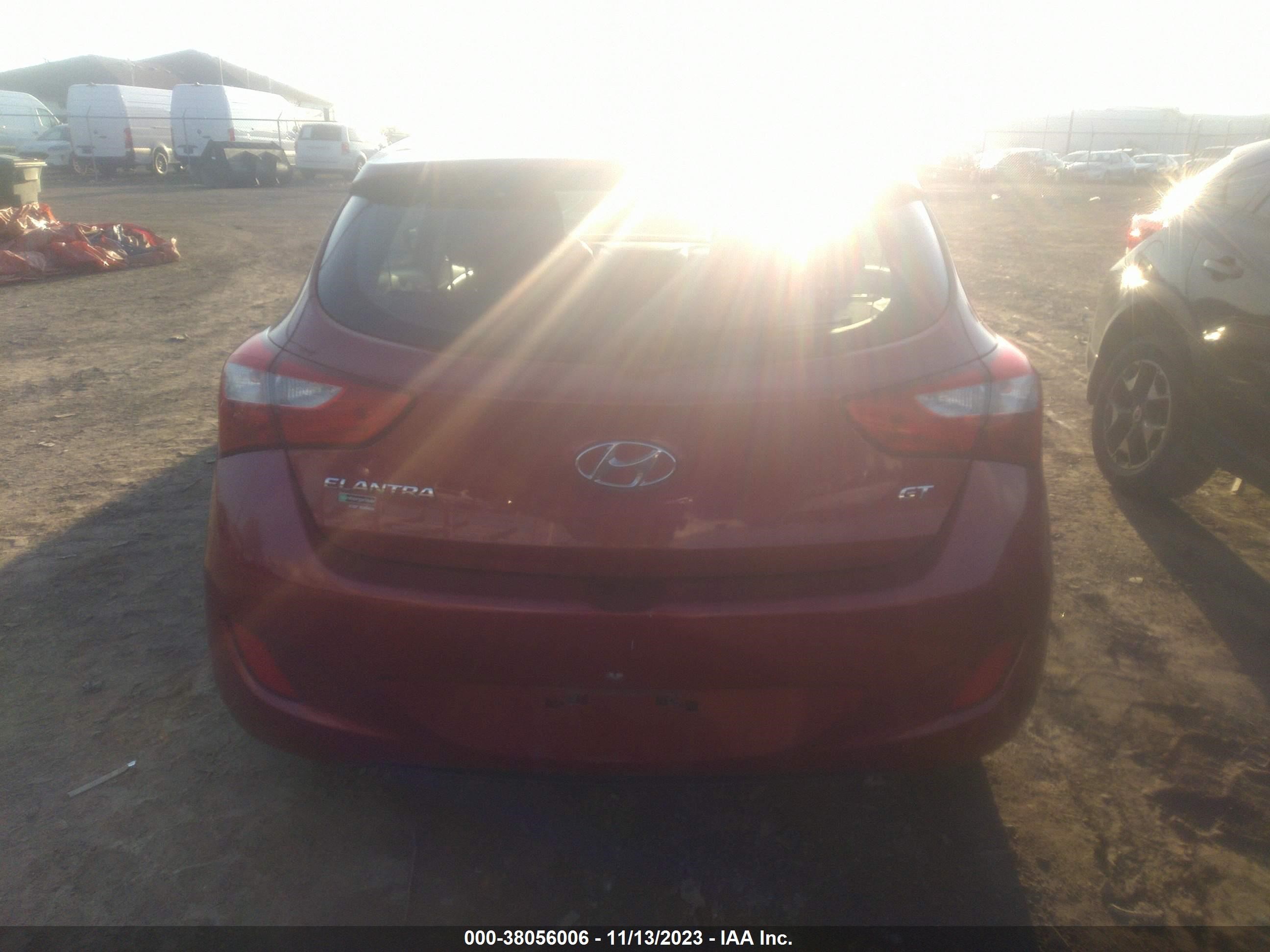 Photo 15 VIN: KMHD35LH4FU239930 - HYUNDAI ELANTRA 