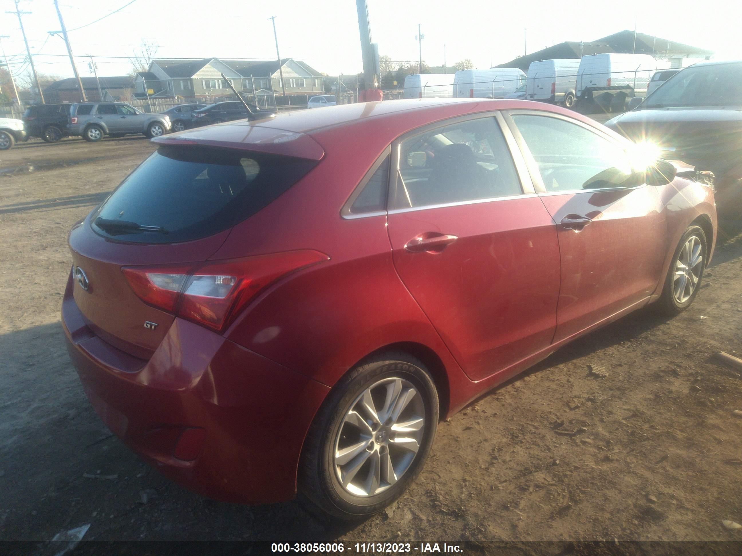 Photo 3 VIN: KMHD35LH4FU239930 - HYUNDAI ELANTRA 