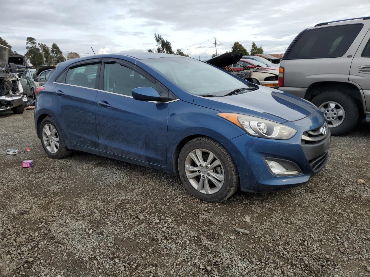 Photo 3 VIN: KMHD35LH4FU249809 - HYUNDAI ELANTRA 