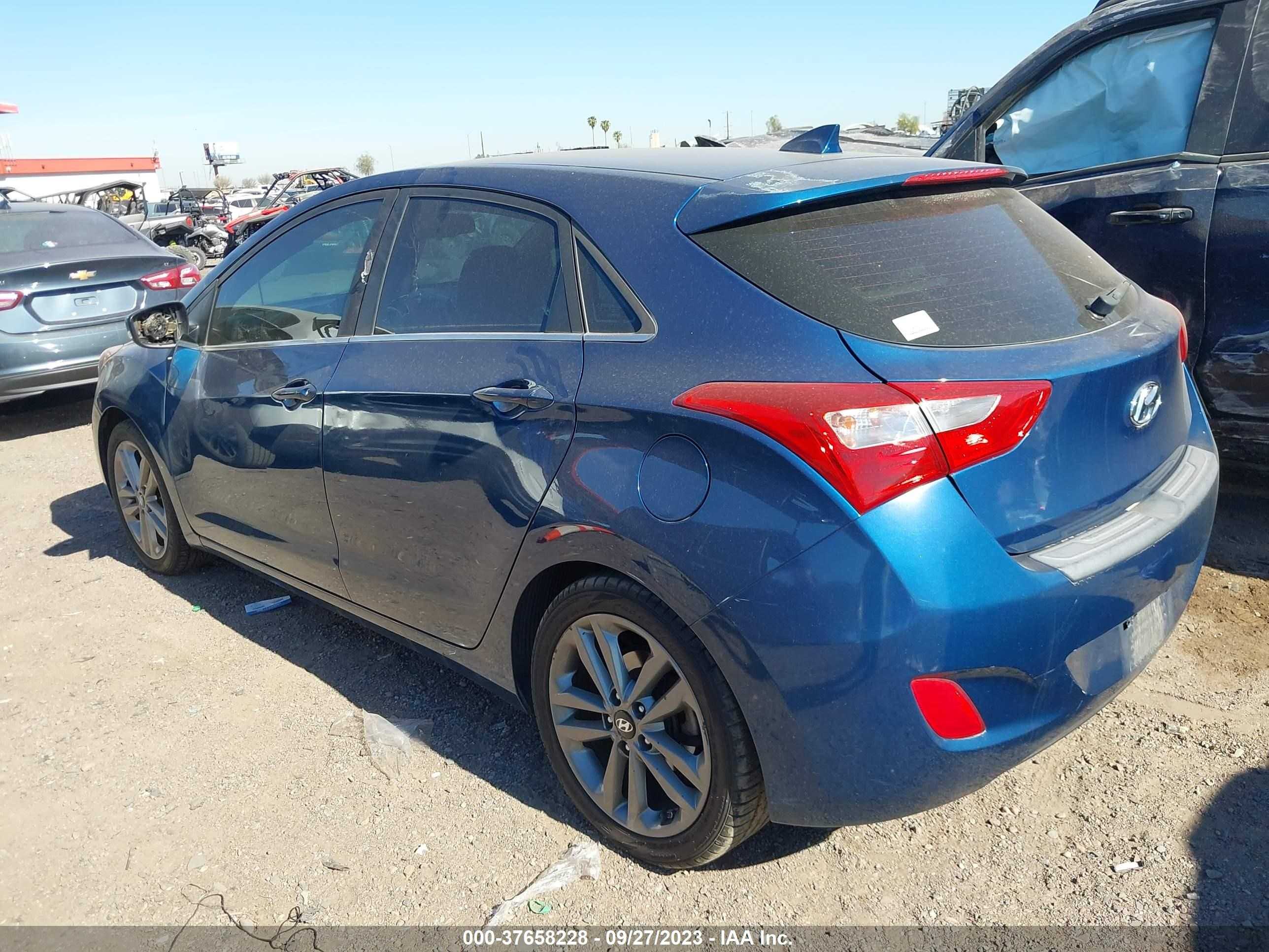 Photo 2 VIN: KMHD35LH4GU284819 - HYUNDAI ELANTRA 