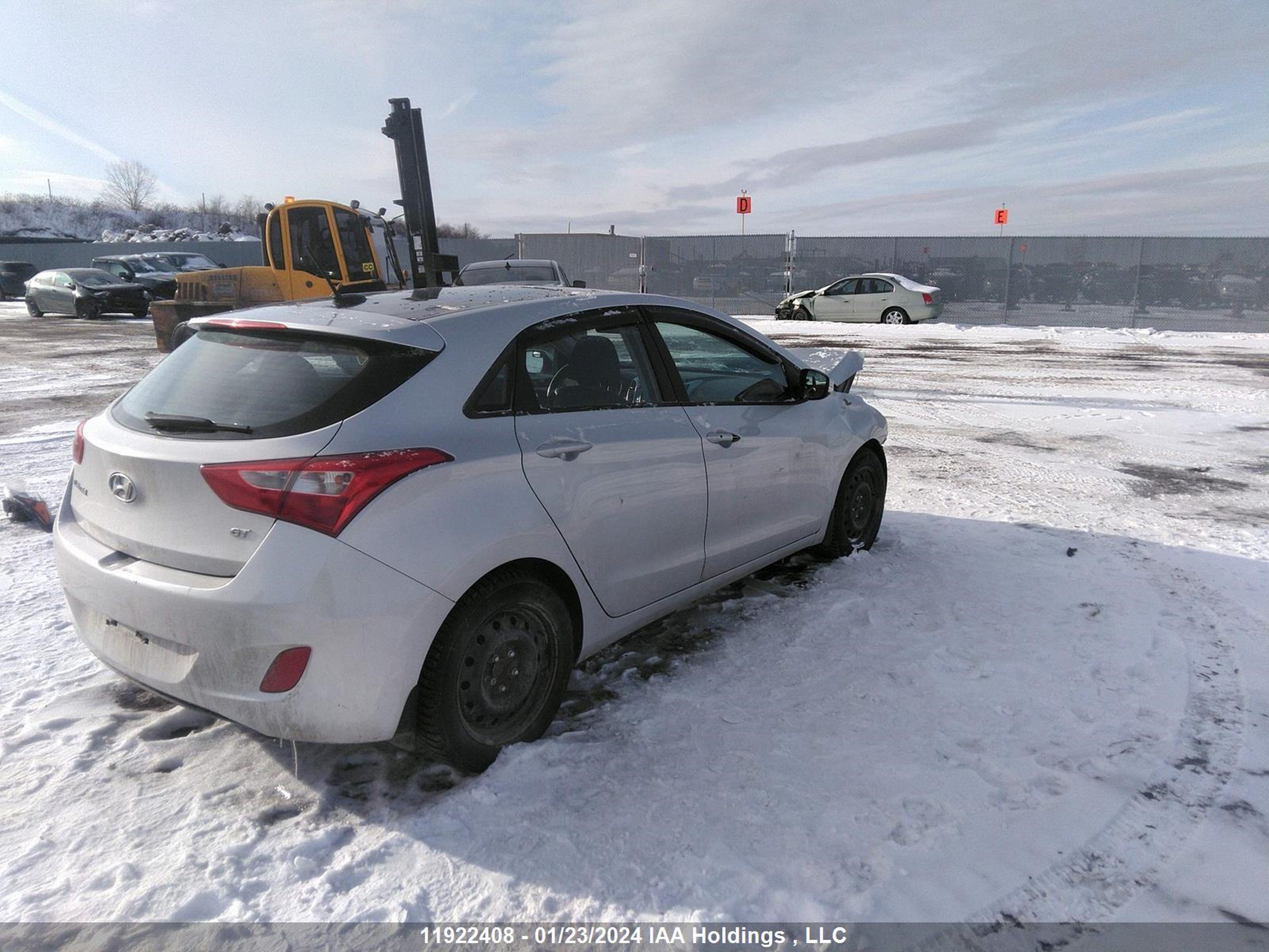 Photo 3 VIN: KMHD35LH4GU331167 - HYUNDAI ELANTRA 