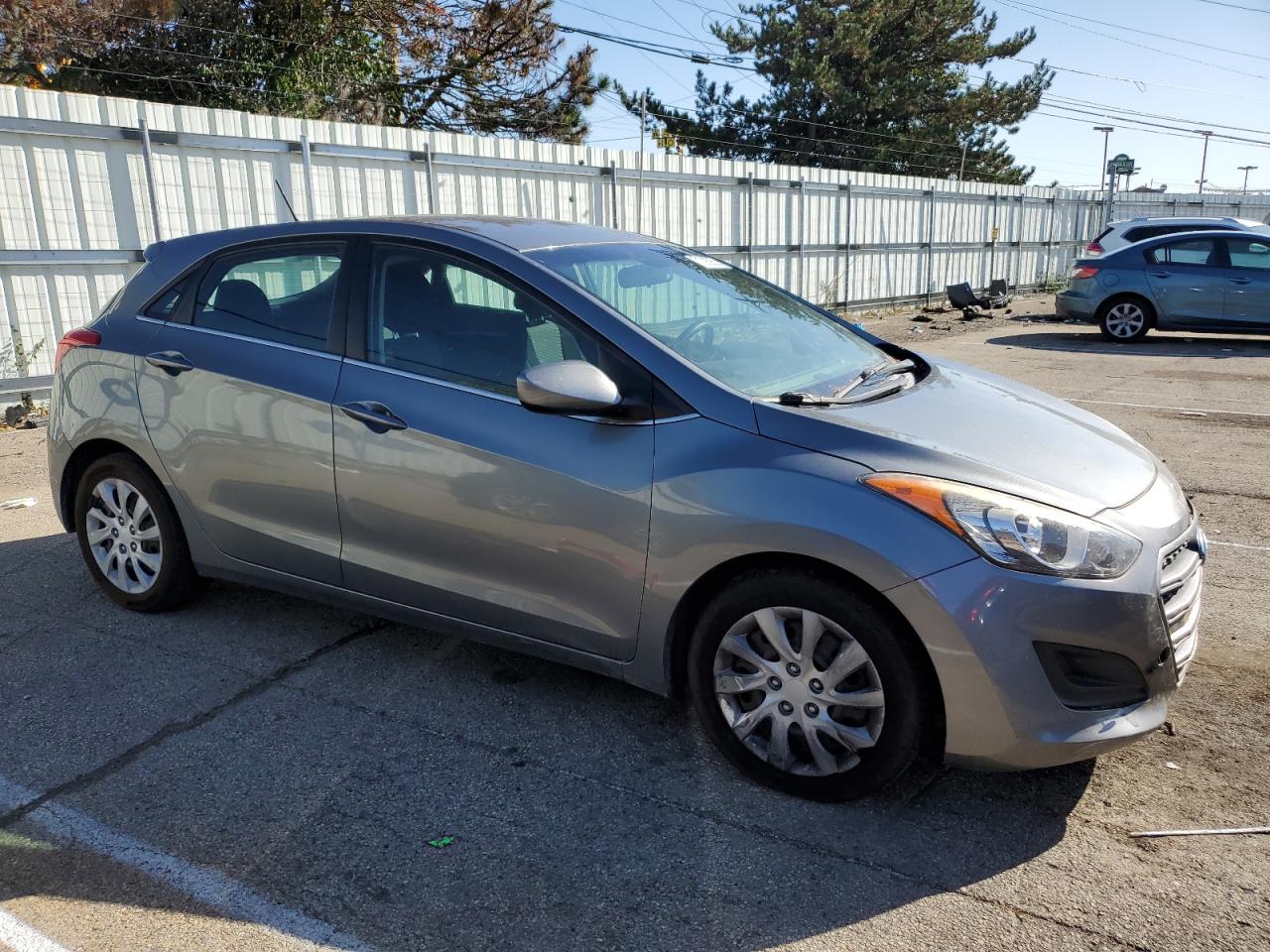 Photo 3 VIN: KMHD35LH6GU326052 - HYUNDAI ELANTRA 