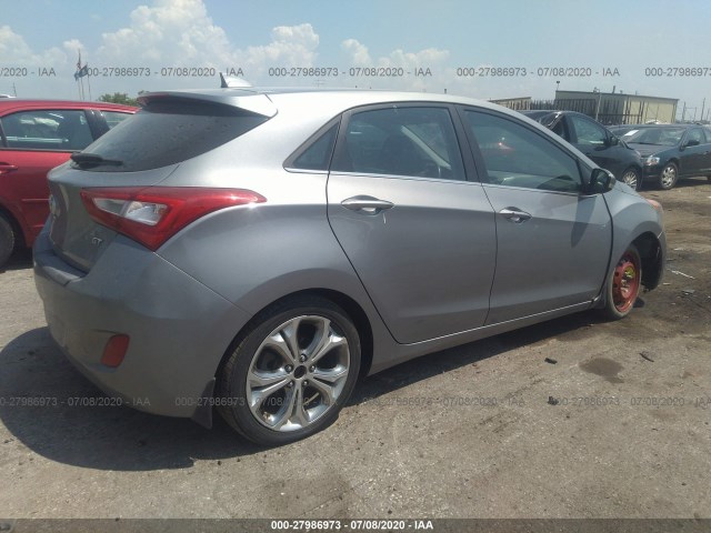 Photo 3 VIN: KMHD35LH7FU242062 - HYUNDAI ELANTRA 