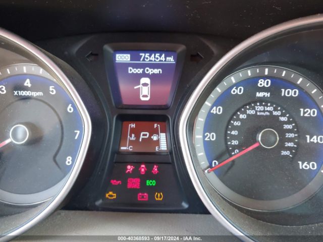 Photo 6 VIN: KMHD35LH7FU242529 - HYUNDAI ELANTRA 