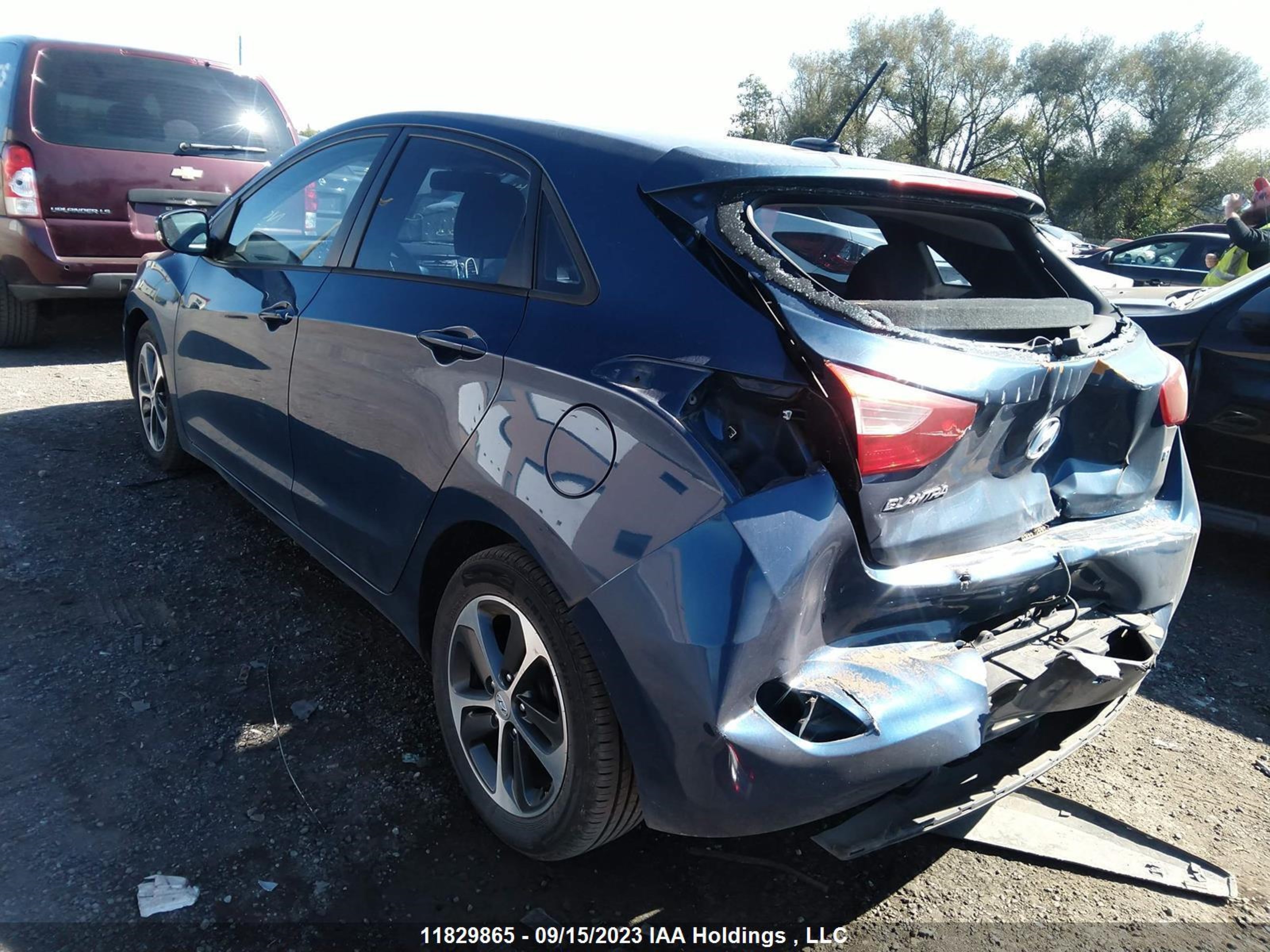 Photo 2 VIN: KMHD35LH7GU279050 - HYUNDAI ELANTRA 