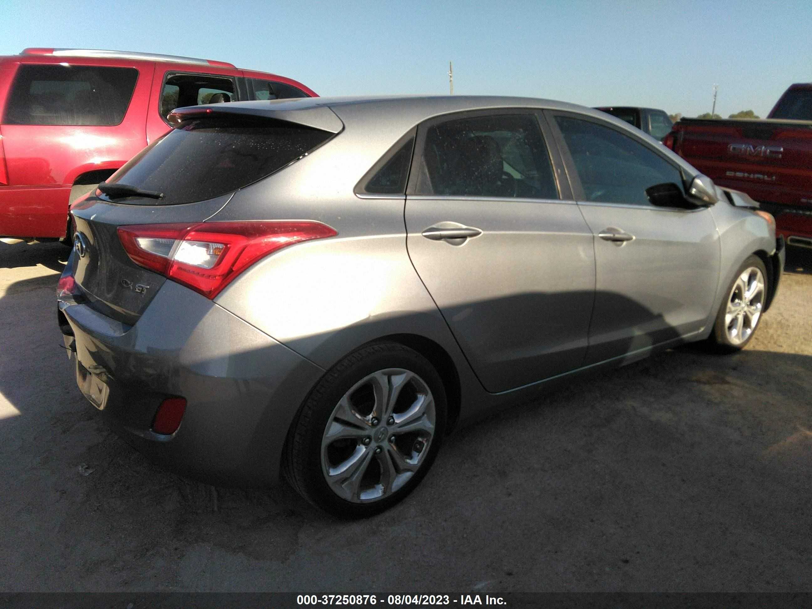 Photo 3 VIN: KMHD35LH9FU246386 - HYUNDAI ELANTRA 