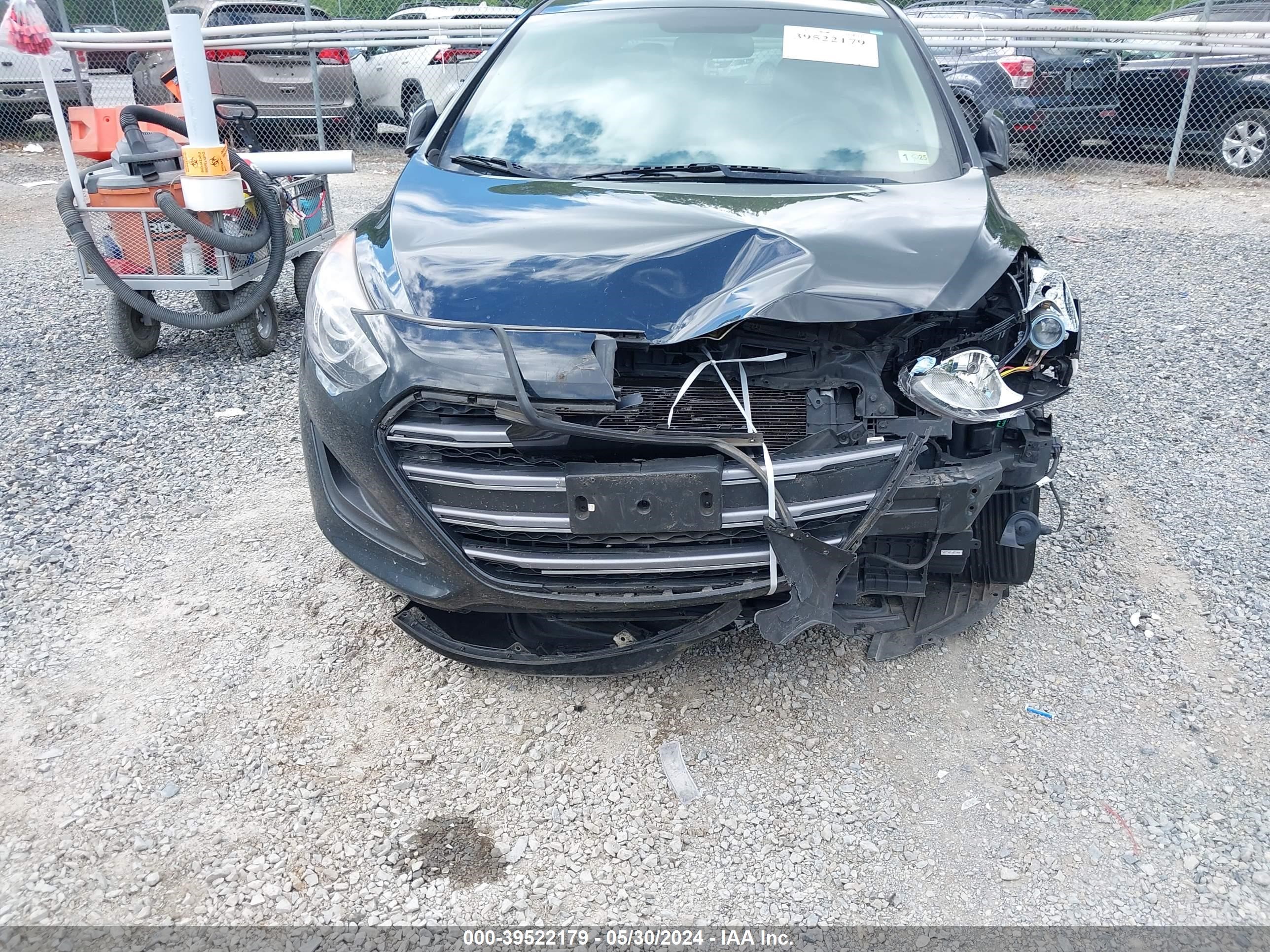 Photo 11 VIN: KMHD35LH9GU297923 - HYUNDAI ELANTRA 