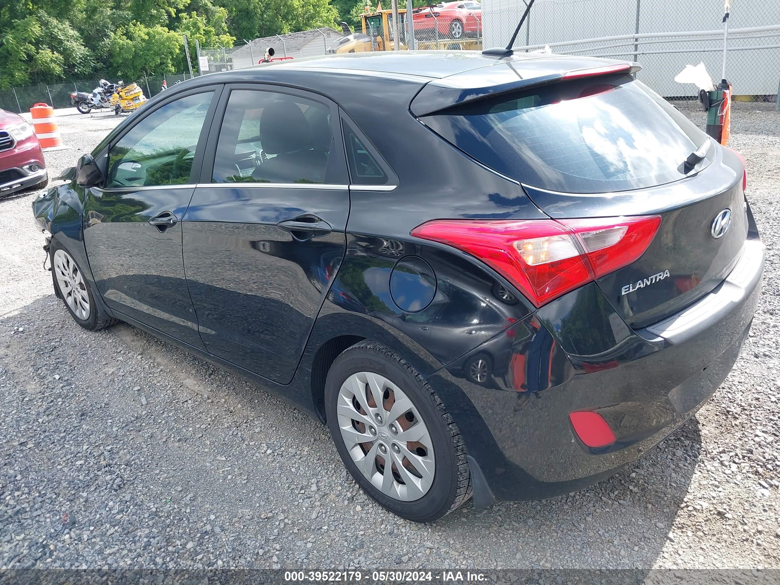 Photo 2 VIN: KMHD35LH9GU297923 - HYUNDAI ELANTRA 