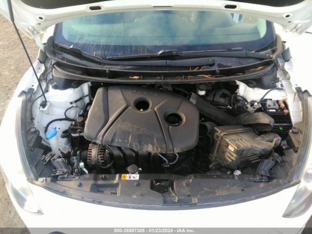 Photo 9 VIN: KMHD35LH9GU303736 - HYUNDAI ELANTRA GT 