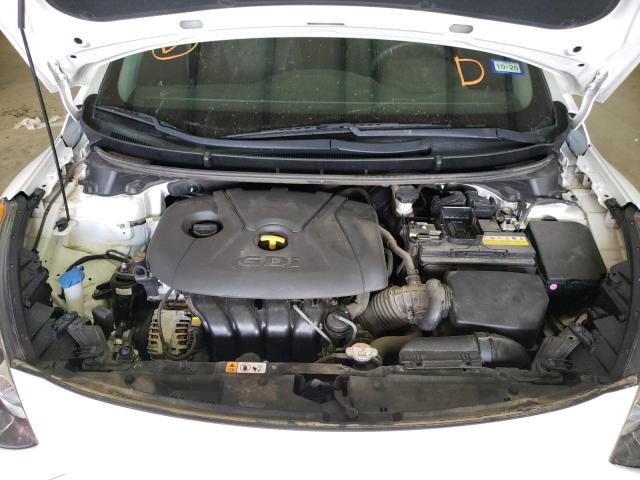 Photo 6 VIN: KMHD35LH9GU324618 - HYUNDAI ELANTRA 