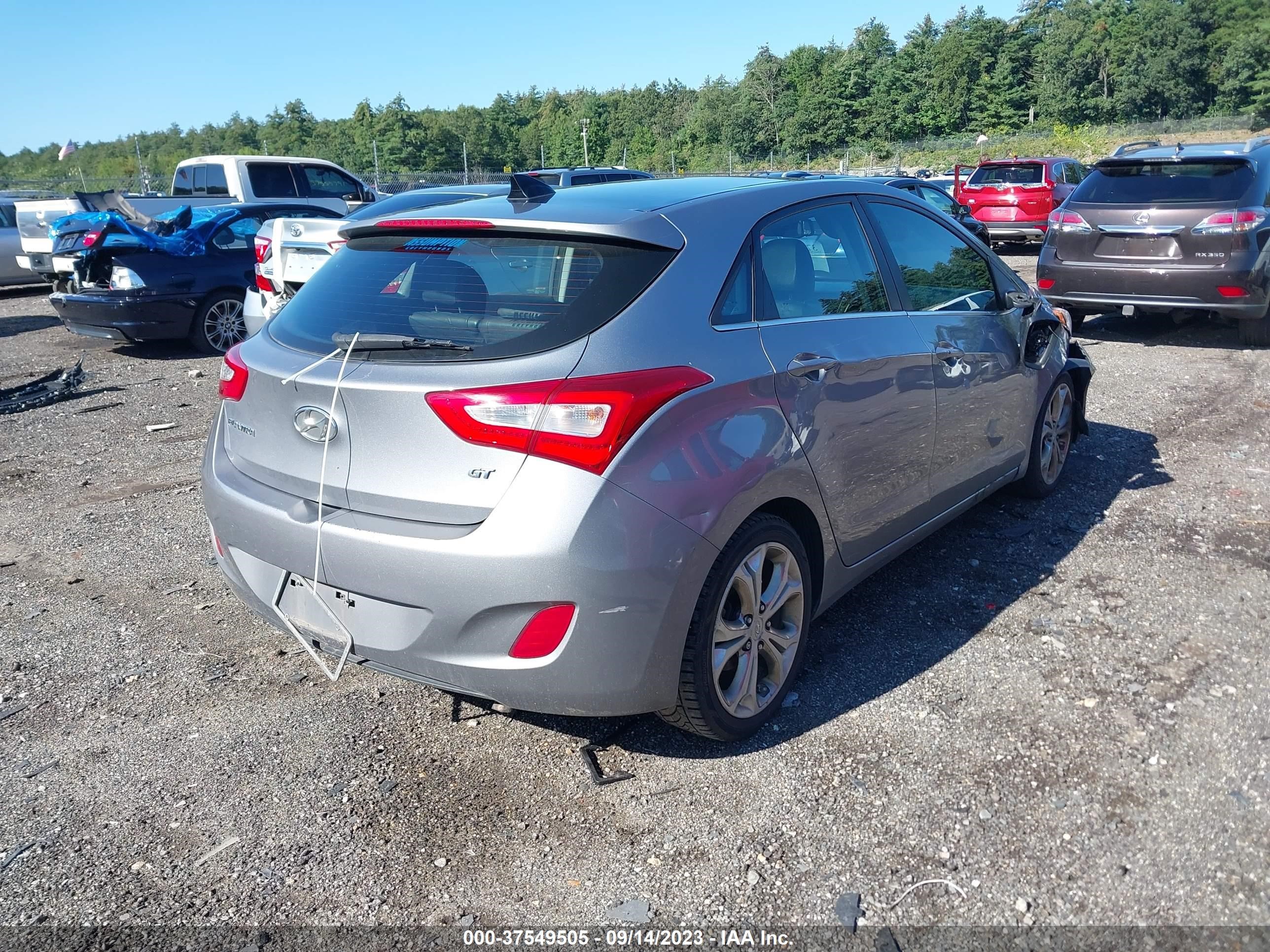 Photo 3 VIN: KMHD35LHXEU185094 - HYUNDAI ELANTRA 