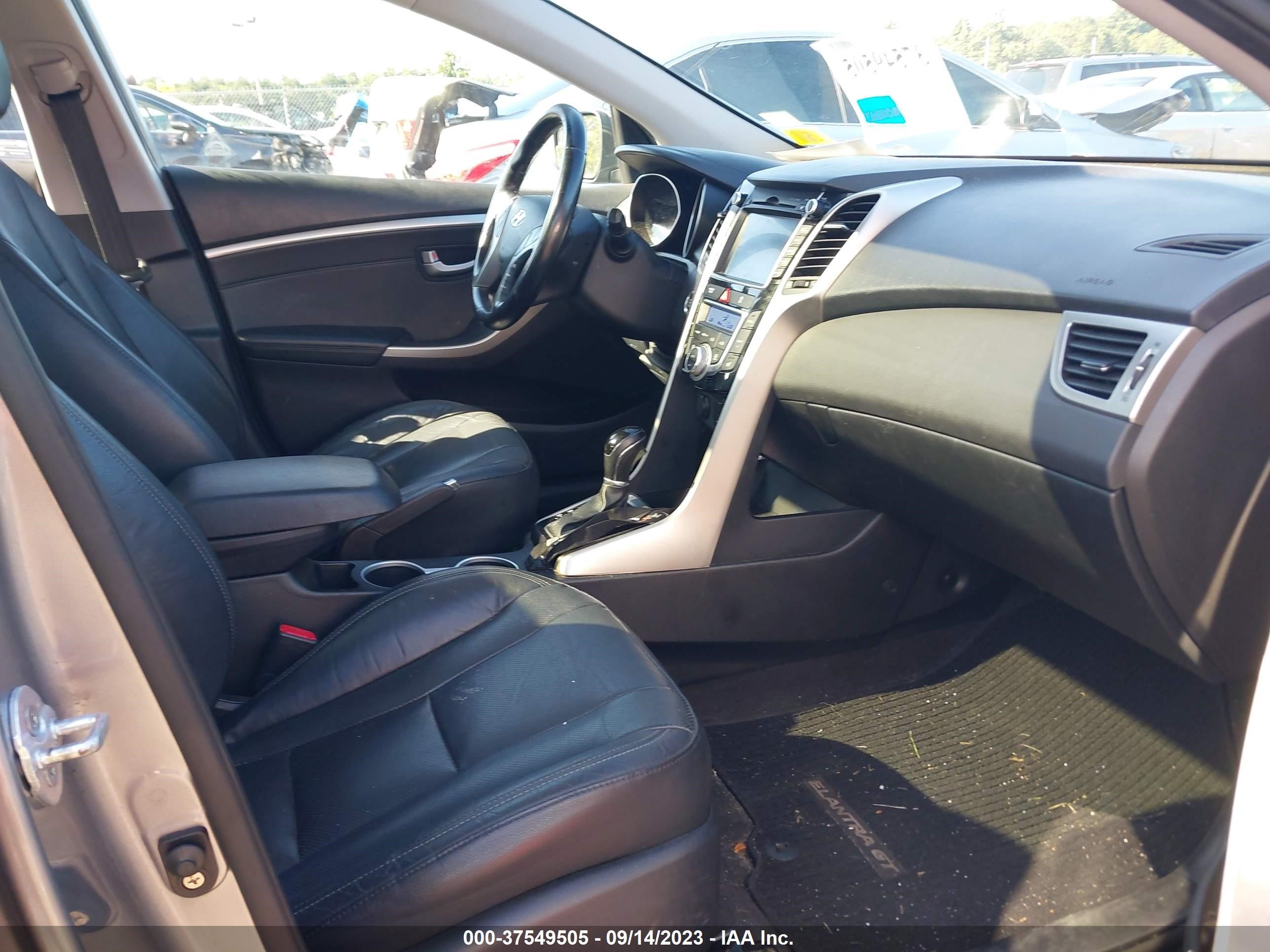 Photo 4 VIN: KMHD35LHXEU185094 - HYUNDAI ELANTRA 