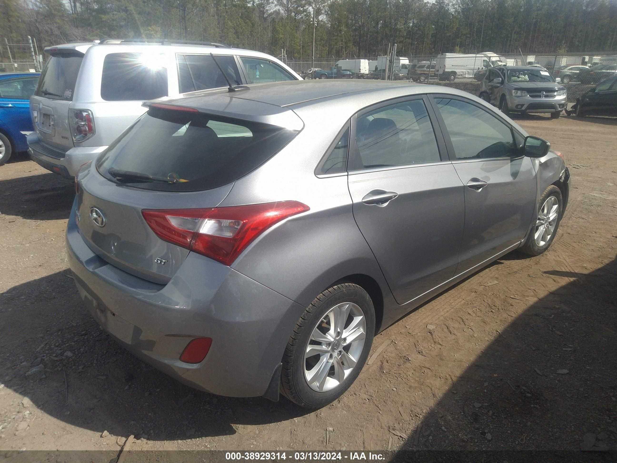 Photo 3 VIN: KMHD35LHXEU210379 - HYUNDAI ELANTRA 