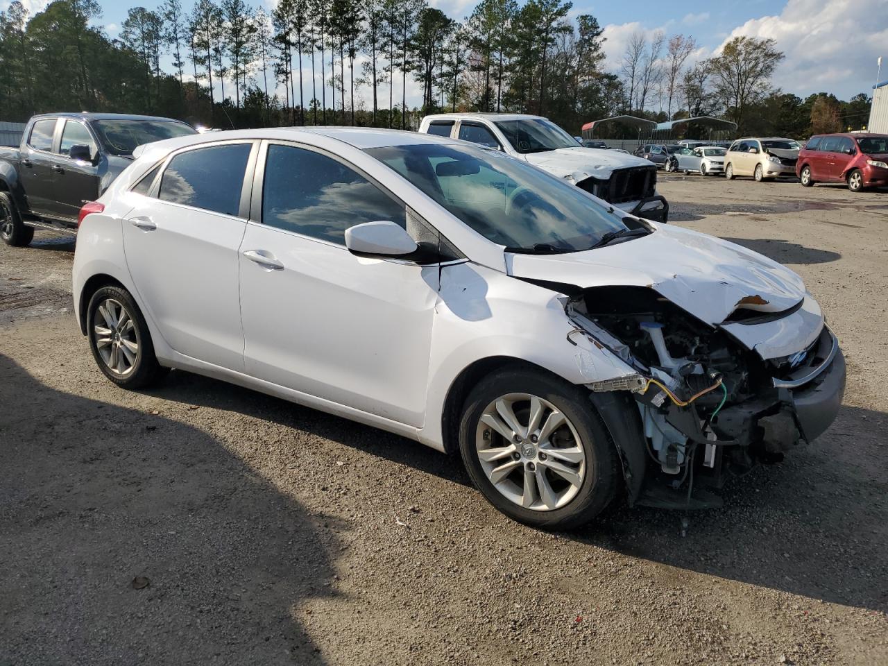 Photo 3 VIN: KMHD35LHXEU219132 - HYUNDAI ELANTRA 