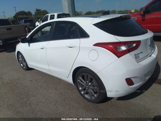 Photo 2 VIN: KMHD35LHXGU300053 - HYUNDAI ELANTRA GT 