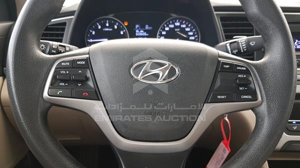 Photo 12 VIN: KMHD741C1HU204898 - HYUNDAI ELANTRA 