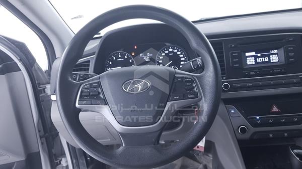 Photo 13 VIN: KMHD741C3HU180720 - HYUNDAI ELANTRA 