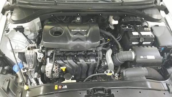 Photo 32 VIN: KMHD741C6GU075961 - HYUNDAI ELANTRA 