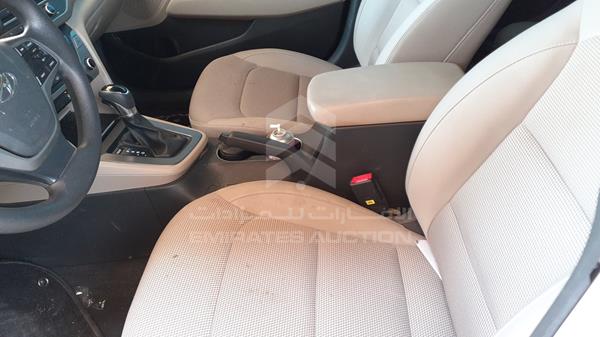 Photo 11 VIN: KMHD741C9GU071645 - HYUNDAI ELANTRA 