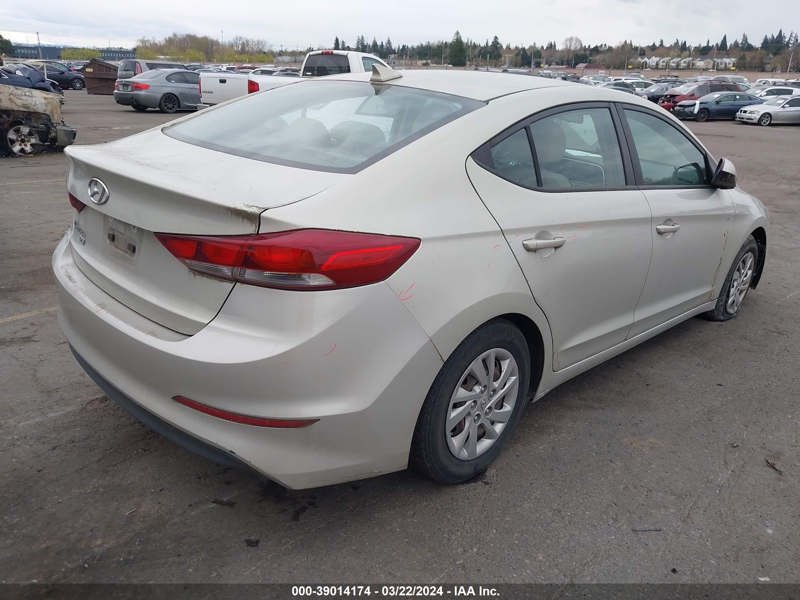 Photo 3 VIN: KMHD74LF0HU083692 - HYUNDAI ELANTRA 