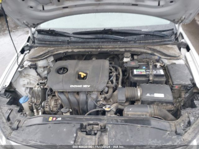 Photo 9 VIN: KMHD74LF0HU084244 - HYUNDAI ELANTRA 