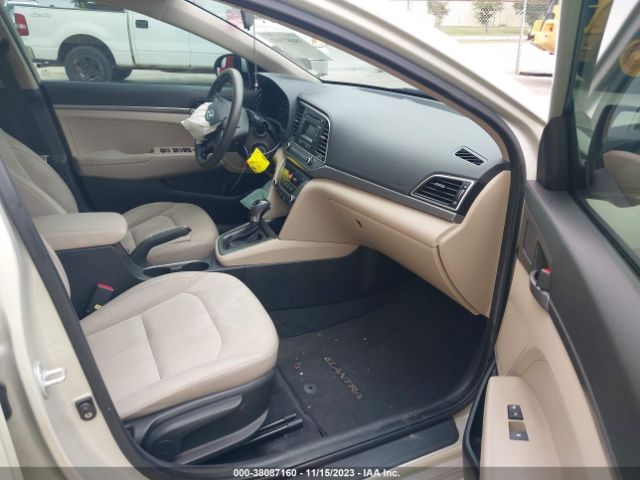 Photo 4 VIN: KMHD74LF0HU090139 - HYUNDAI ELANTRA 