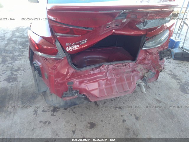 Photo 5 VIN: KMHD74LF0HU318723 - HYUNDAI ELANTRA 