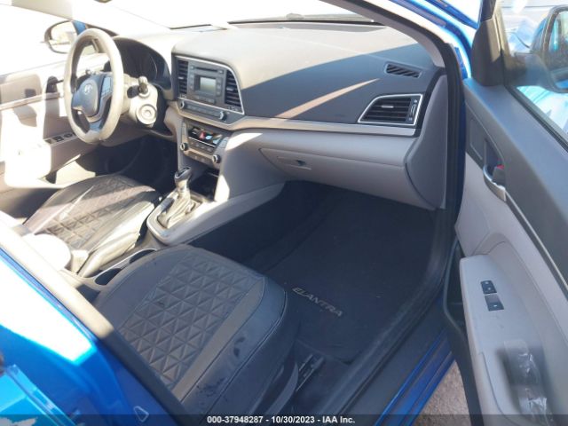 Photo 4 VIN: KMHD74LF1HU134987 - HYUNDAI ELANTRA 