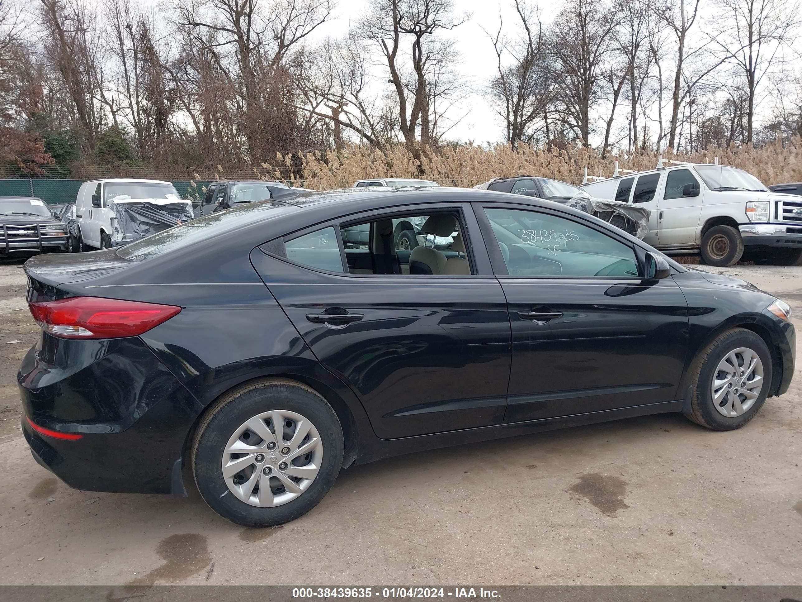 Photo 12 VIN: KMHD74LF1HU423609 - HYUNDAI ELANTRA 