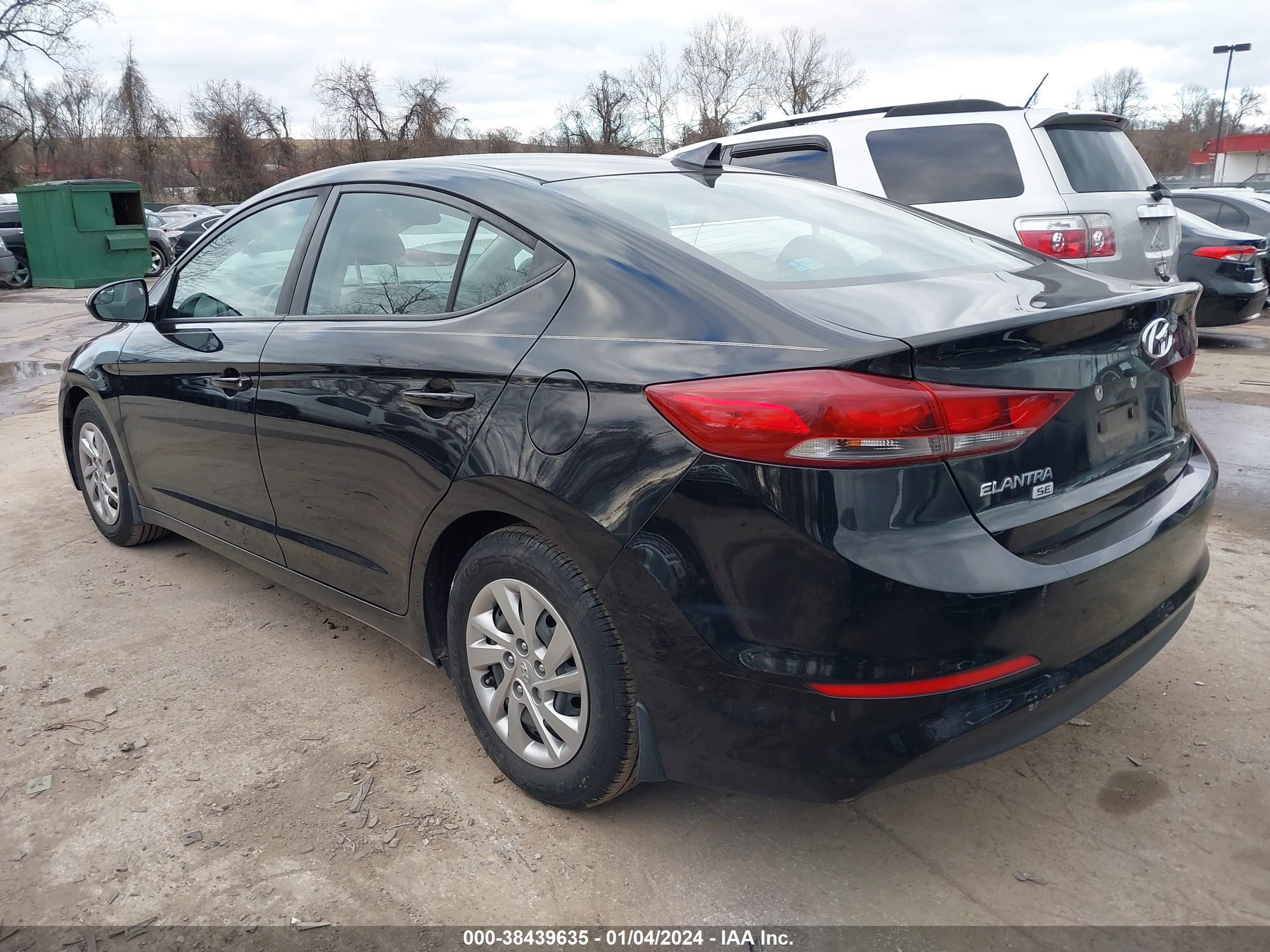 Photo 2 VIN: KMHD74LF1HU423609 - HYUNDAI ELANTRA 