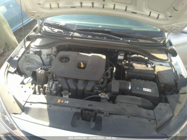 Photo 9 VIN: KMHD74LF1KU786094 - HYUNDAI ELANTRA 