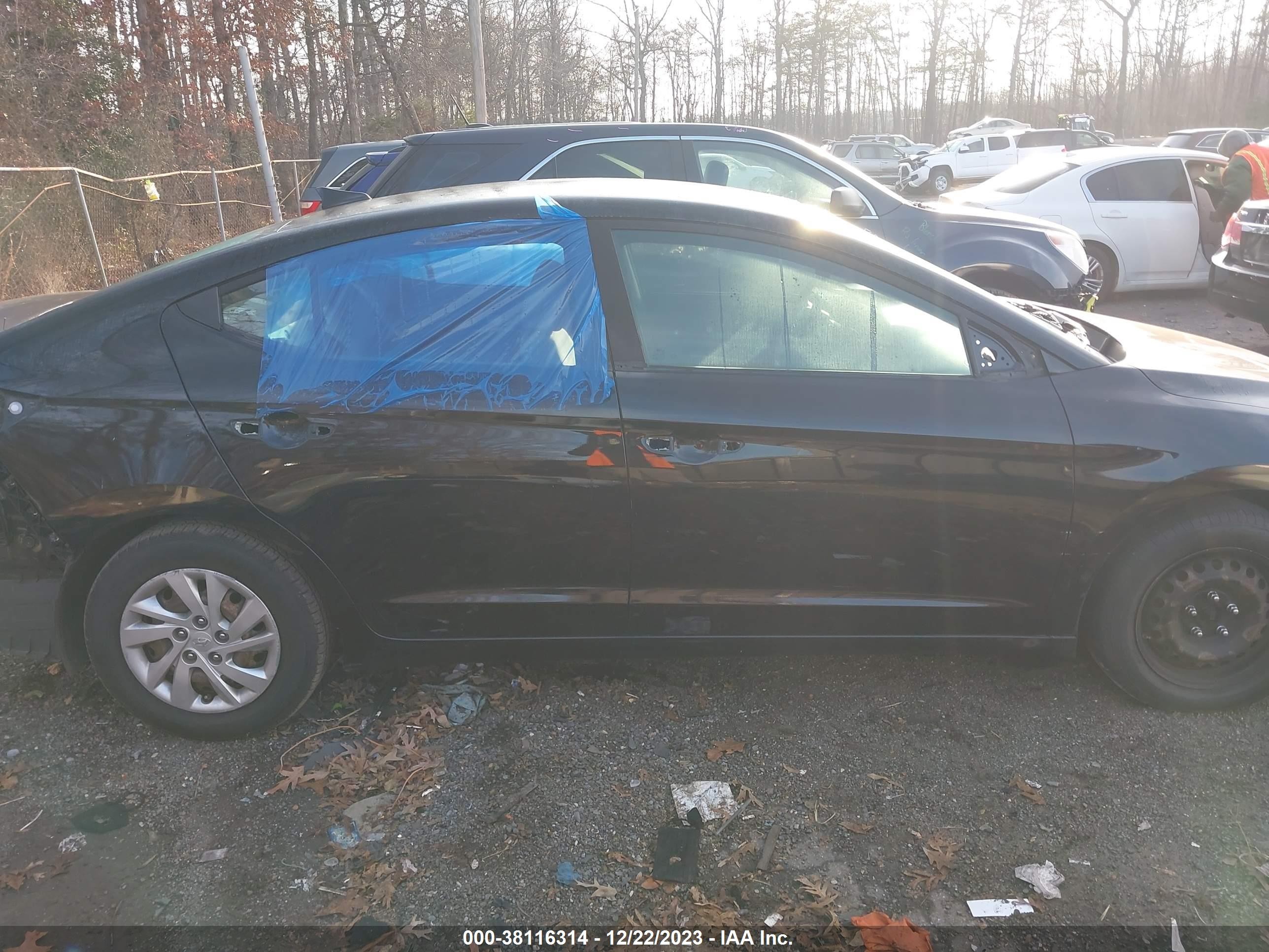 Photo 12 VIN: KMHD74LF2HU060317 - HYUNDAI ELANTRA 