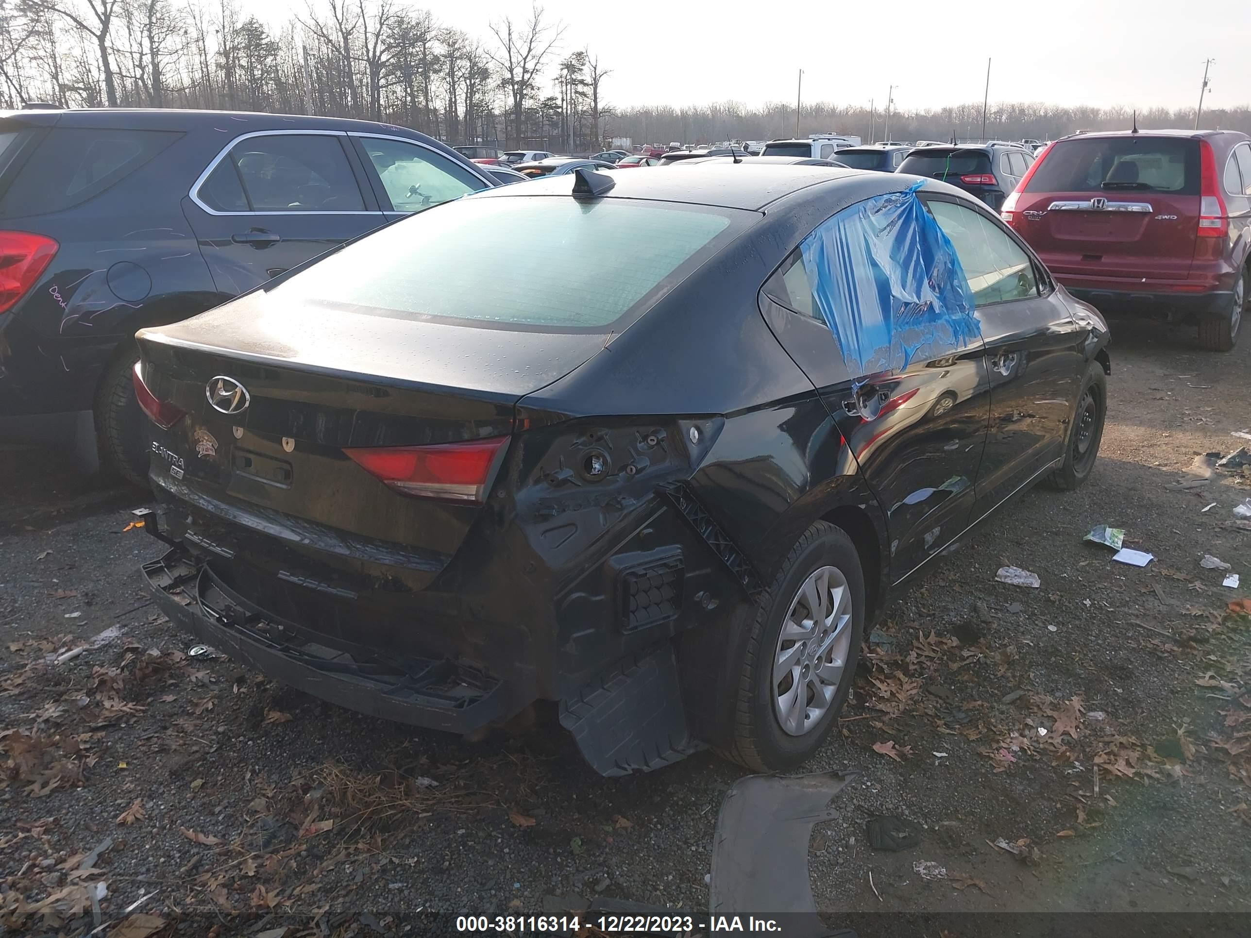 Photo 3 VIN: KMHD74LF2HU060317 - HYUNDAI ELANTRA 