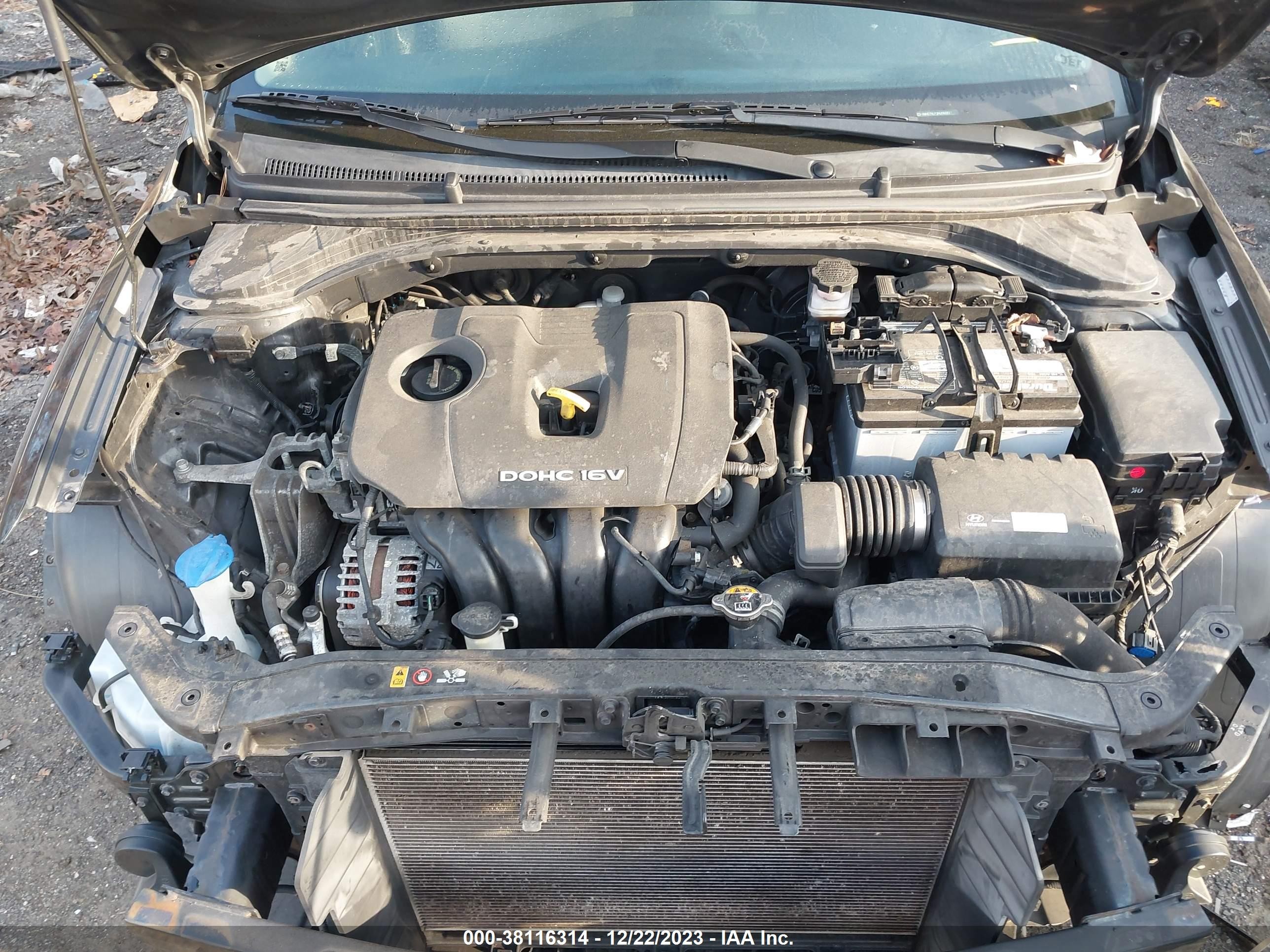 Photo 9 VIN: KMHD74LF2HU060317 - HYUNDAI ELANTRA 