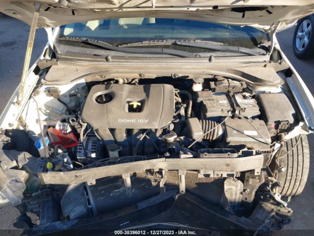 Photo 9 VIN: KMHD74LF2HU084309 - HYUNDAI ELANTRA 