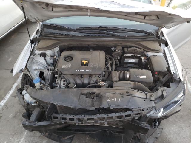 Photo 6 VIN: KMHD74LF2HU093317 - HYUNDAI ELANTRA 