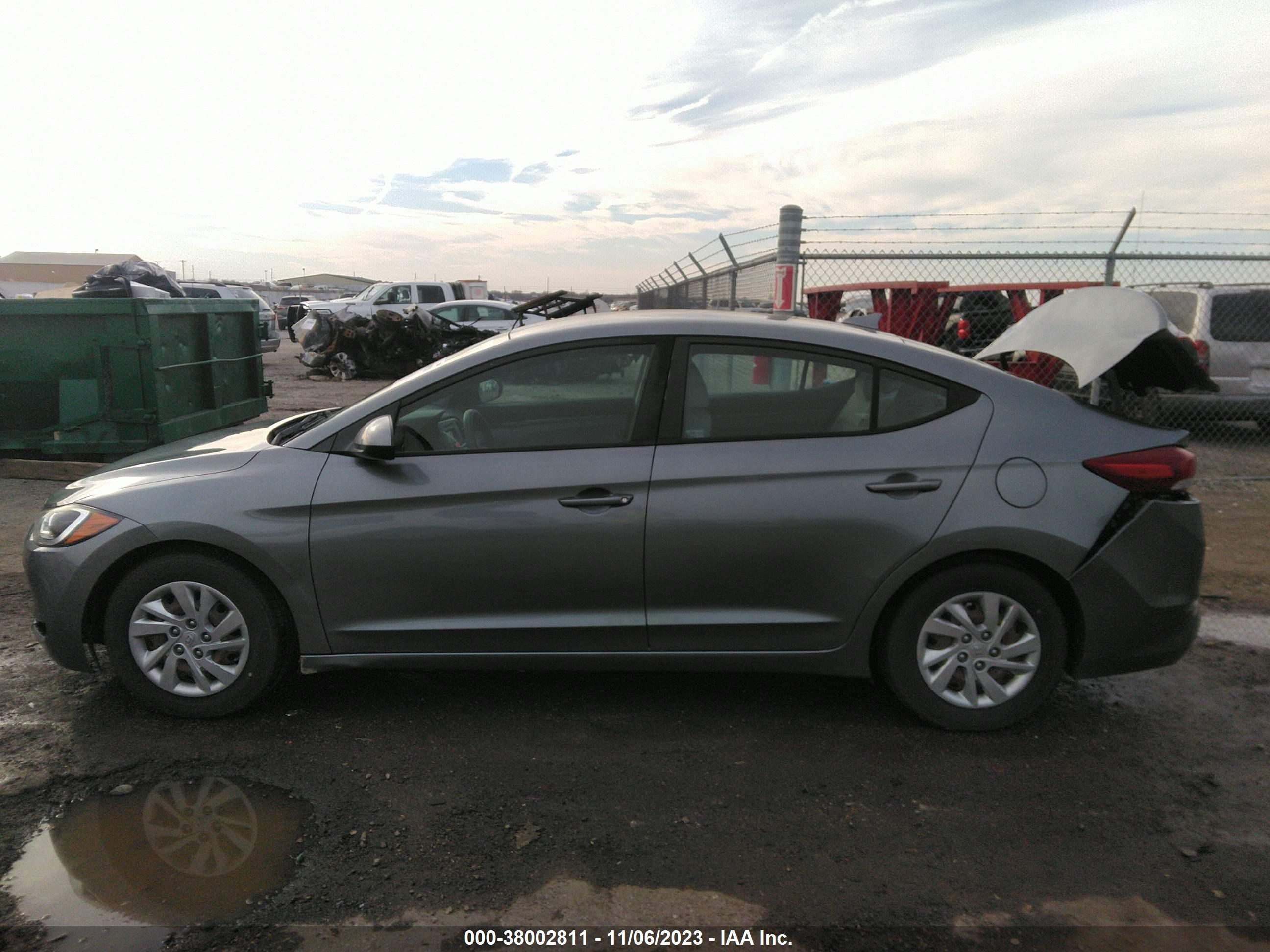 Photo 13 VIN: KMHD74LF2HU095813 - HYUNDAI ELANTRA 