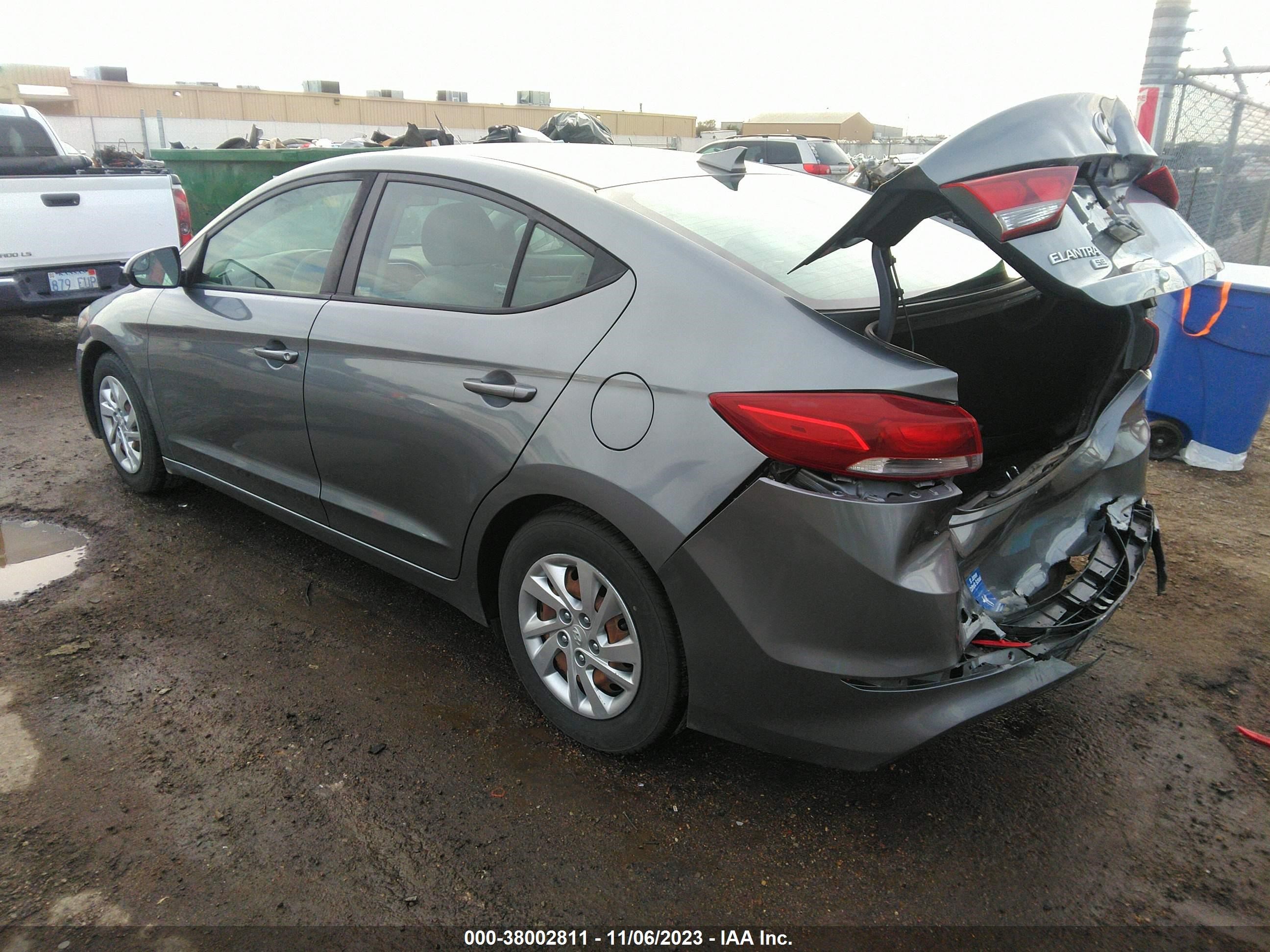 Photo 2 VIN: KMHD74LF2HU095813 - HYUNDAI ELANTRA 