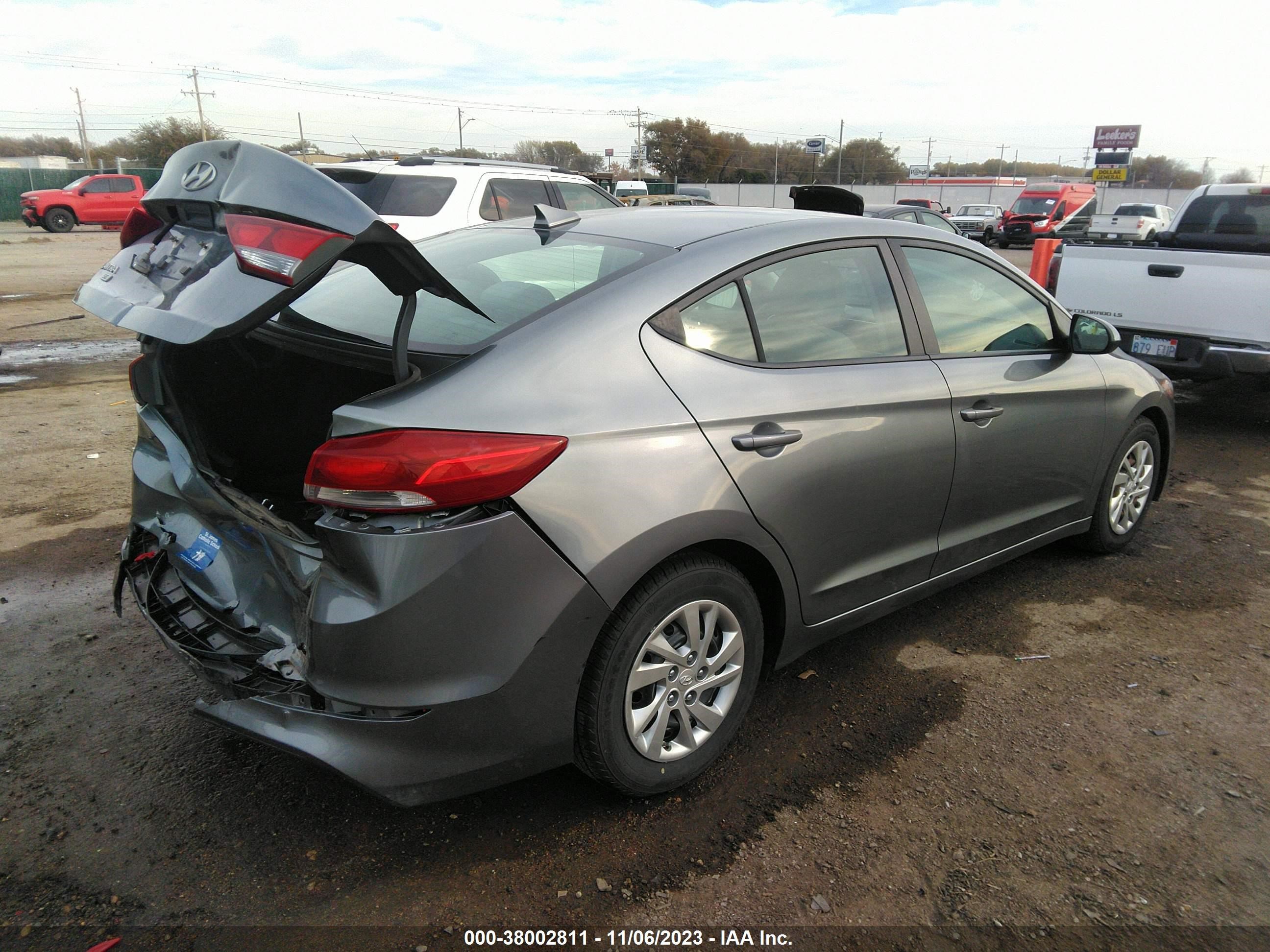 Photo 3 VIN: KMHD74LF2HU095813 - HYUNDAI ELANTRA 