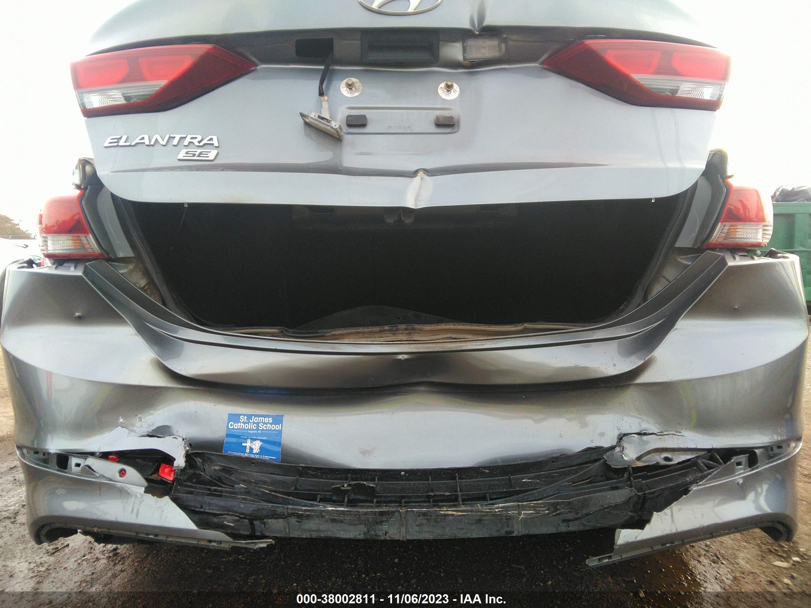 Photo 5 VIN: KMHD74LF2HU095813 - HYUNDAI ELANTRA 