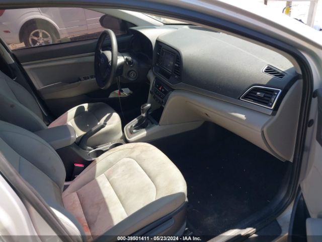 Photo 4 VIN: KMHD74LF2HU109449 - HYUNDAI ELANTRA 