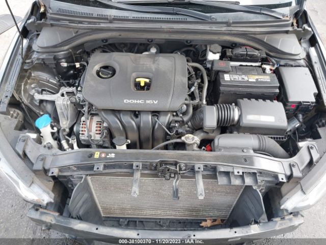 Photo 9 VIN: KMHD74LF2HU324684 - HYUNDAI ELANTRA 