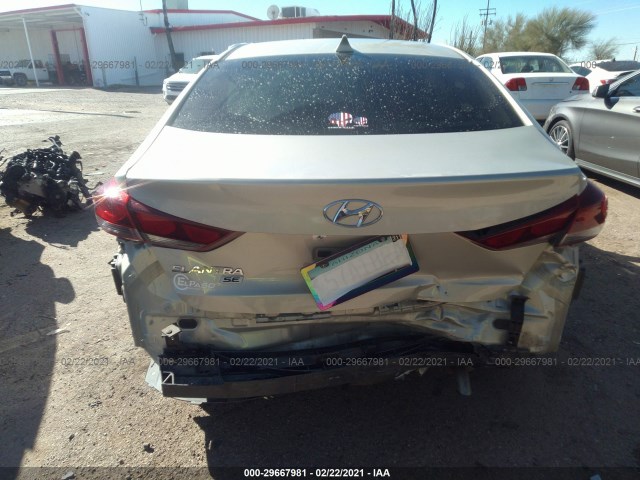 Photo 5 VIN: KMHD74LF2HU372654 - HYUNDAI ELANTRA 